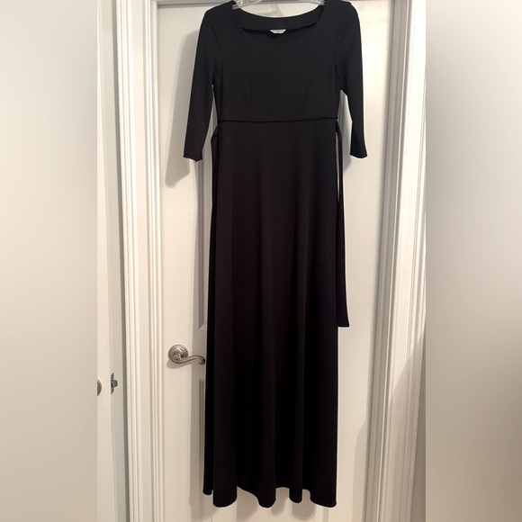Formal Fashions Inc Black Maxi Dress Size 4
Concert Dress - Picture 1 of 6